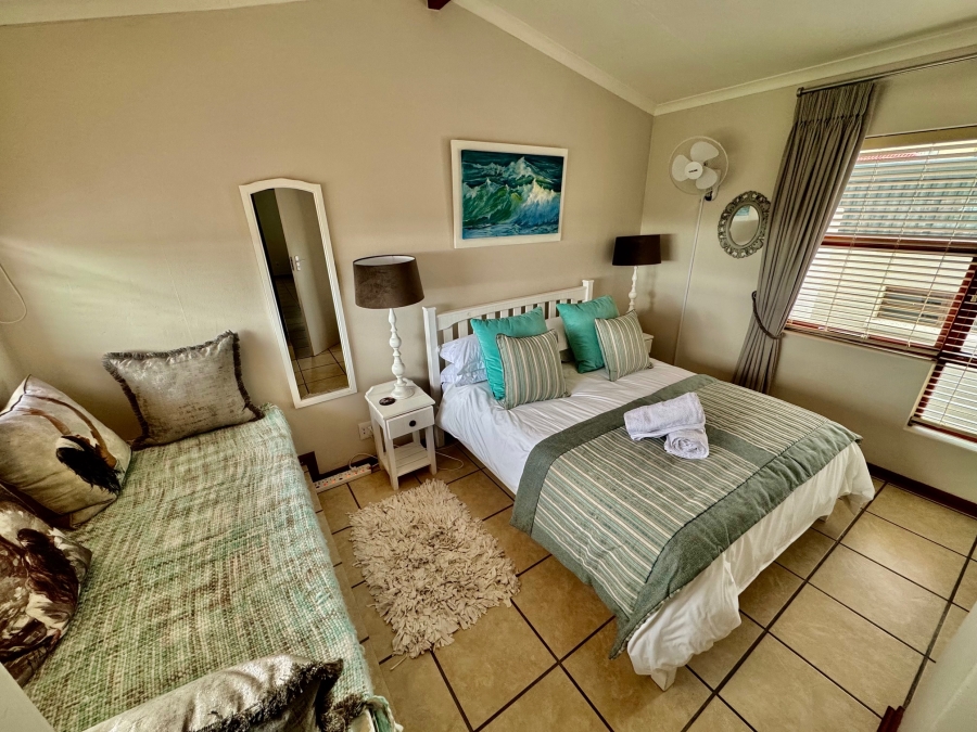 To Let 3 Bedroom Property for Rent in Stilbaai Wes Western Cape